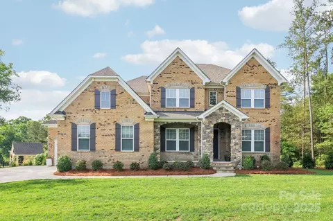 1004 Princesa Dr, Matthews, NC 28104