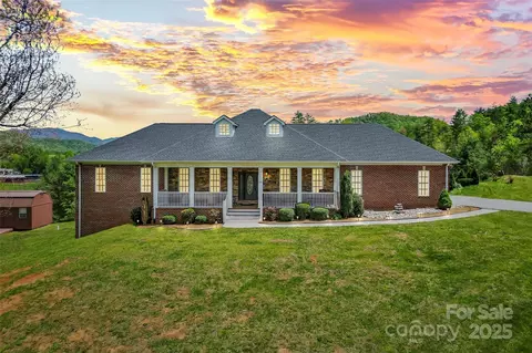 26 Willie Ln, Weaverville, NC 28787