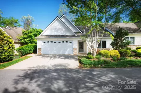 19 Beekeeper Trl, Swannanoa, NC 28778