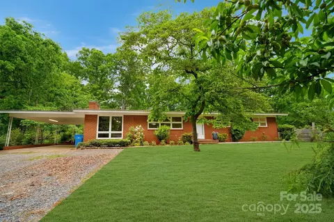 1713 Wildwood Dr, Albemarle, NC 28001