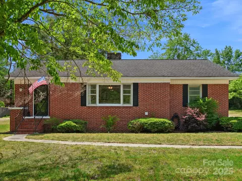 613 W Pine St, Kershaw, SC 29067