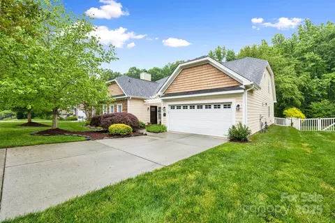 1244 Saint Johns Ave, Matthews, NC 28104