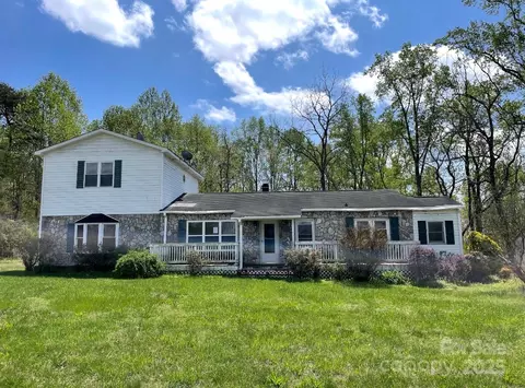 1088 Ramie Mitchell Rd, Hiddenite, NC 28636