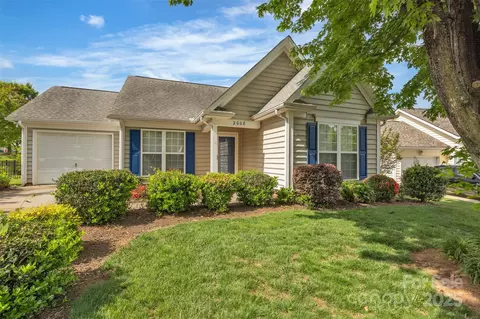 2008 Taras Trace Dr, Statesville, NC 28625