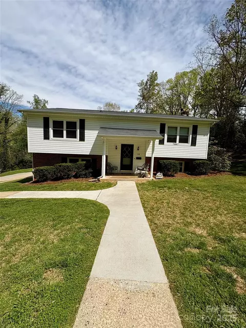 1130 Pinebrook Se Ave SE, Valdese, NC 28690