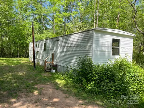 1040 Pea Patch Ln, Morganton, NC 28655