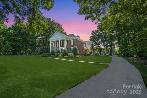 1721 White Pond Ln, Waxhaw, NC 28173