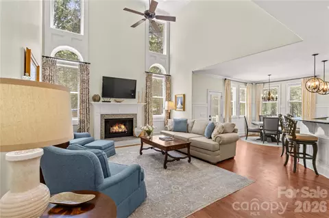 7923 Mountain Shore Dr, Sherrills Ford, NC 28673