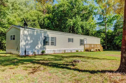 126 Racine Dr, Cherryville, NC 28021