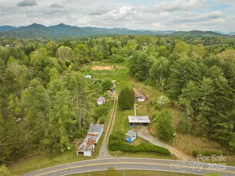 68 Upper White Oak Rd, Mars Hill, NC 28754