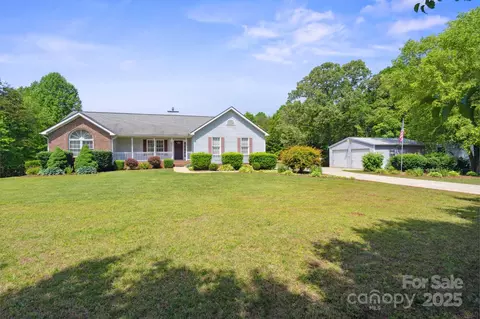 260 Treebark Rd, Statesville, NC 28625