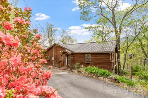 90 Bee Rdg, Burnsville, NC 28714
