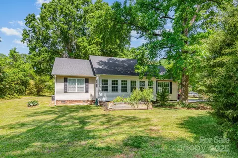 814 Independence Dr, Wingate, NC 28174