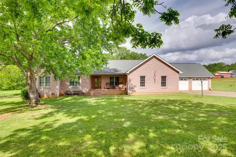 1221 Edgefield Rd, York, SC 29745
