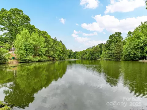 6017 Lake Providence Ln, Charlotte, NC 28277