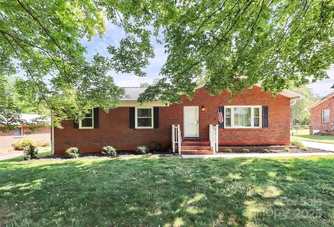 704 Kingman Dr, Charlotte, NC 28217