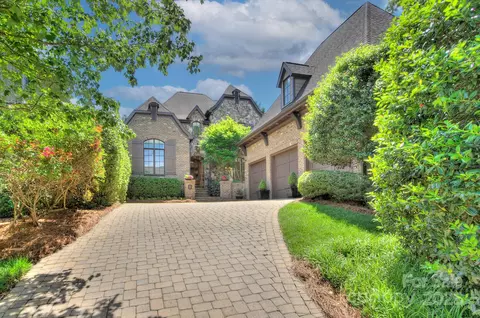 809 Verney Ln, Charlotte, NC 28226