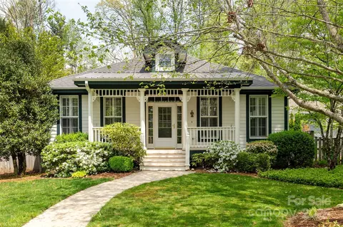 6 Stepping Stone Ln, Flat Rock, NC 28731