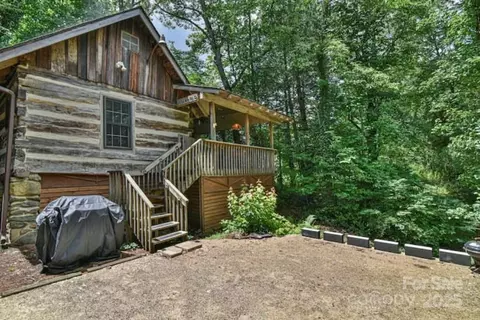 716 9th St, Black Mountain, NC 28711