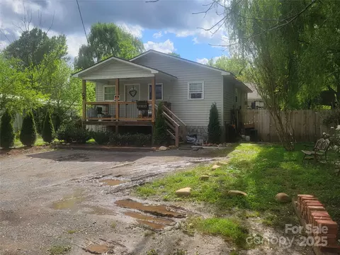 67 First St, Waynesville, NC 28786