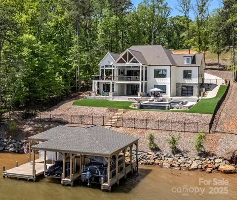 8044 Edgewater 100 Dr #100, Norwood, NC 28128