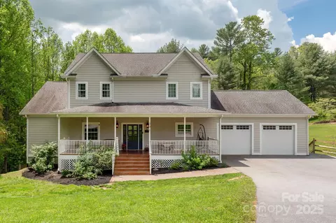 301 Wagram Pl, Hendersonville, NC 28739