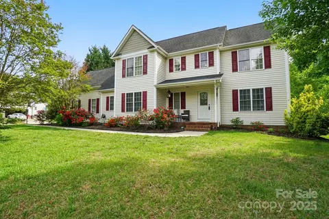 305 Phillip Dr, Salisbury, NC 28146
