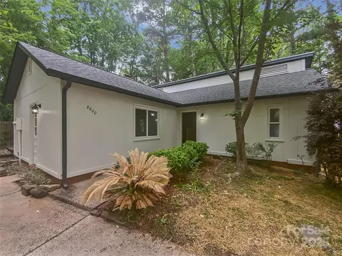 8600 Eaglewind Dr, Charlotte, NC 28212