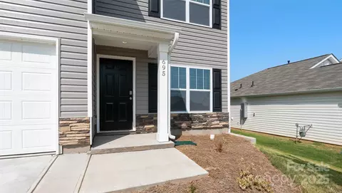 205 Callie River Ct, Clyde, NC 28721 photo 3