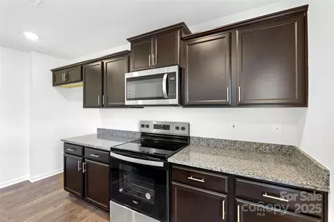205 Callie River Ct, Clyde, NC 28721 photo 4