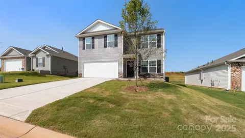 205 Callie River Ct, Clyde, NC 28721