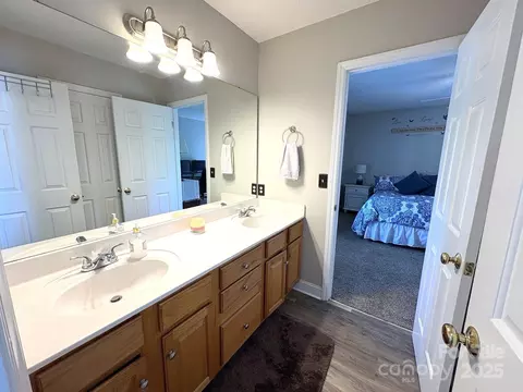 Bath - 3300 Luke Ct, Monroe, NC 28112 photo 2 of 5