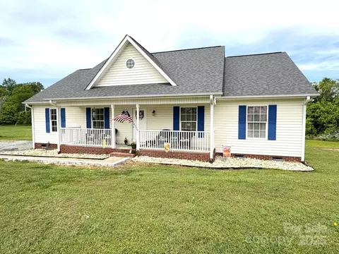 Exterior - 3300 Luke Ct, Monroe, NC 28112 photo 3 of 8