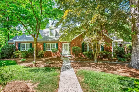 3275 Nottingham Rd, Winston Salem, NC 27104