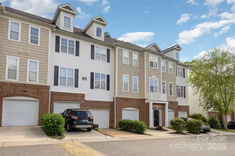 6912 Park Place Dr, Charlotte, NC 28262