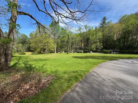 Chestnut Walk Drive, Waynesville, NC 28786