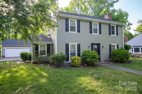 9801 Kent Village Dr, Charlotte, NC 28269
