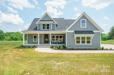 175 Lone Pine Rd, Statesville, NC 28625