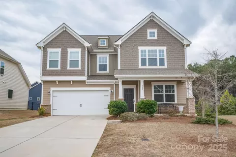 150 Falls Cove Dr, Troutman, NC 28166