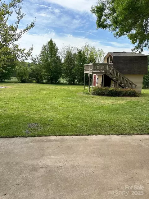 2030 Keisler Dairy Rd, Conover, NC 28613 photo 2