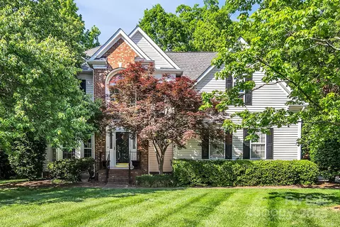 15000 Strathmoor Dr, Charlotte, NC 28277