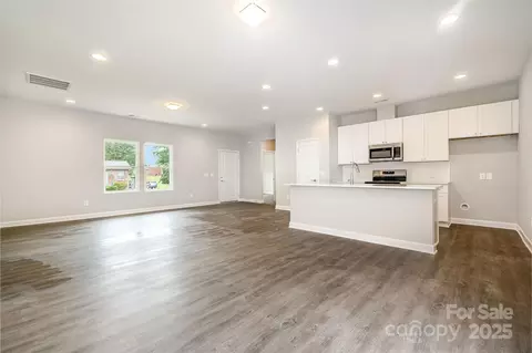 Living - 722 English St, Monroe, NC 28110 photo 4 of 5