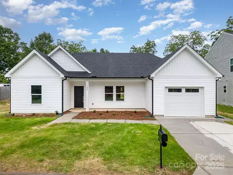 722 English St, Monroe, NC 28110