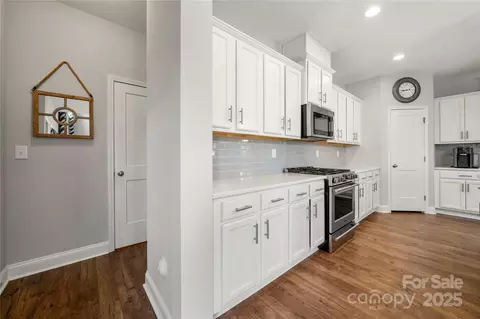 Entry Way - 3588 County Down Ave, Kannapolis, NC 28081 photo 7 of 8