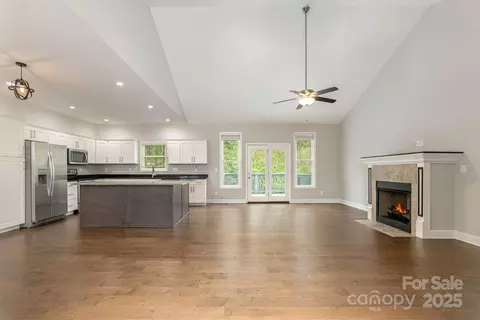 Living - 76 Tryon View Dr, Flat Rock, NC 28731 photo 3 of 7