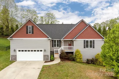 76 Tryon View Dr, Flat Rock, NC 28731