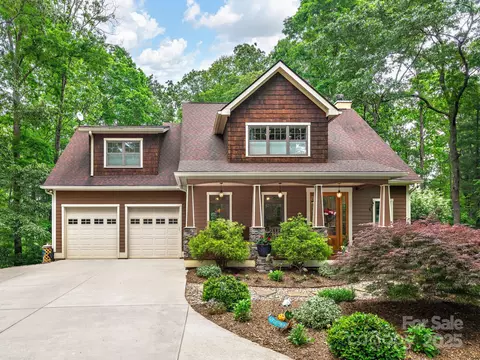 15 Bonnies Ln, Asheville, NC 28803