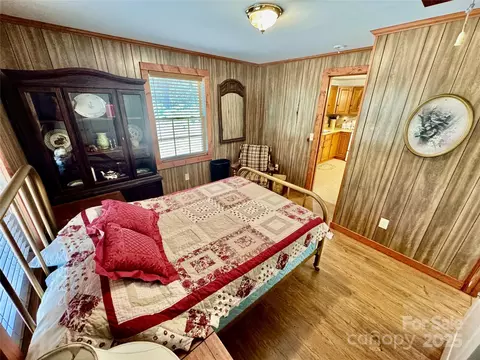 Bedroom - 393 Grassy Ridge Ln, Purlear, NC 28665 photo 4 of 6