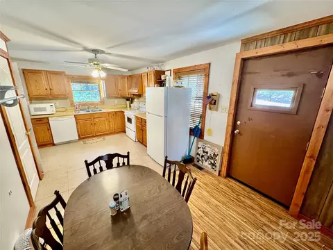 Kitchen - 393 Grassy Ridge Ln, Purlear, NC 28665 photo 1 of 3