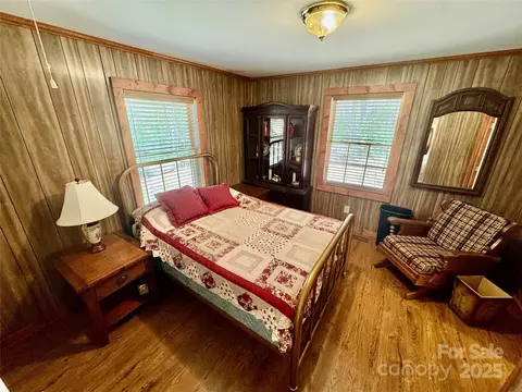 Bedroom - 393 Grassy Ridge Ln, Purlear, NC 28665 photo 5 of 6